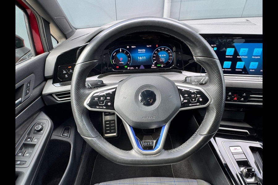 Volkswagen Golf 1.4 eHybrid GTE Black Style* ParkeerCamera * Side Assist * Stuurverwarming *