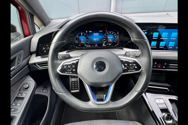Volkswagen Golf 1.4 eHybrid GTE Black Style* ParkeerCamera * Side Assist * Stuurverwarming *