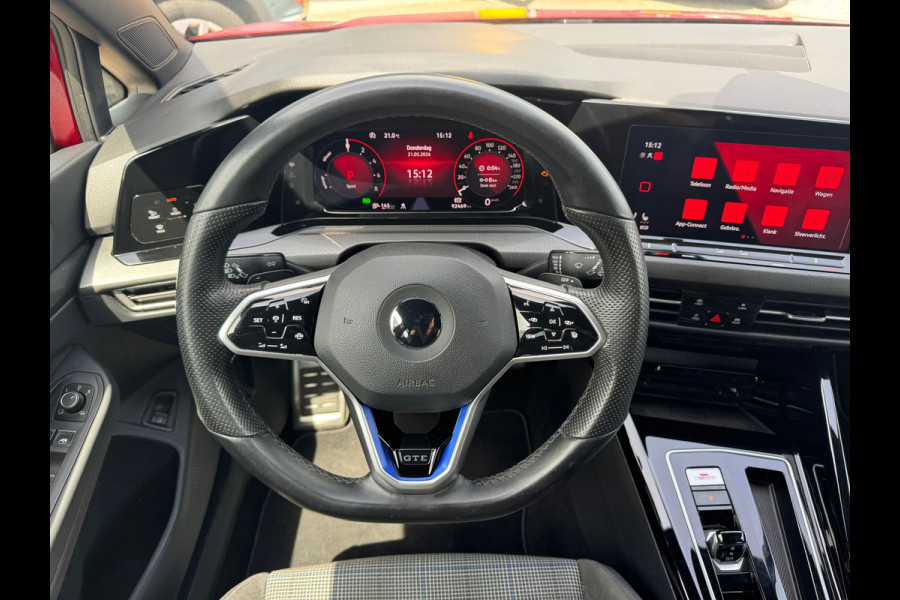Volkswagen Golf 1.4 eHybrid GTE Black Style* ParkeerCamera * Side Assist * Stuurverwarming *
