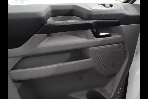 Ford E-Transit Custom 340 L2H1 Limited 65 kWh 8 persoons Automaat Cruise Control Airco Lichtmetalen Velgen