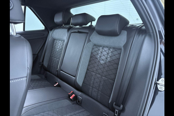 Volkswagen T-Roc 1.5 TSI R-Line Edition 150 PK DSG | Verlangde garantie | Panorama dak | Matrix koplampen | Trekhaak | Keyless |