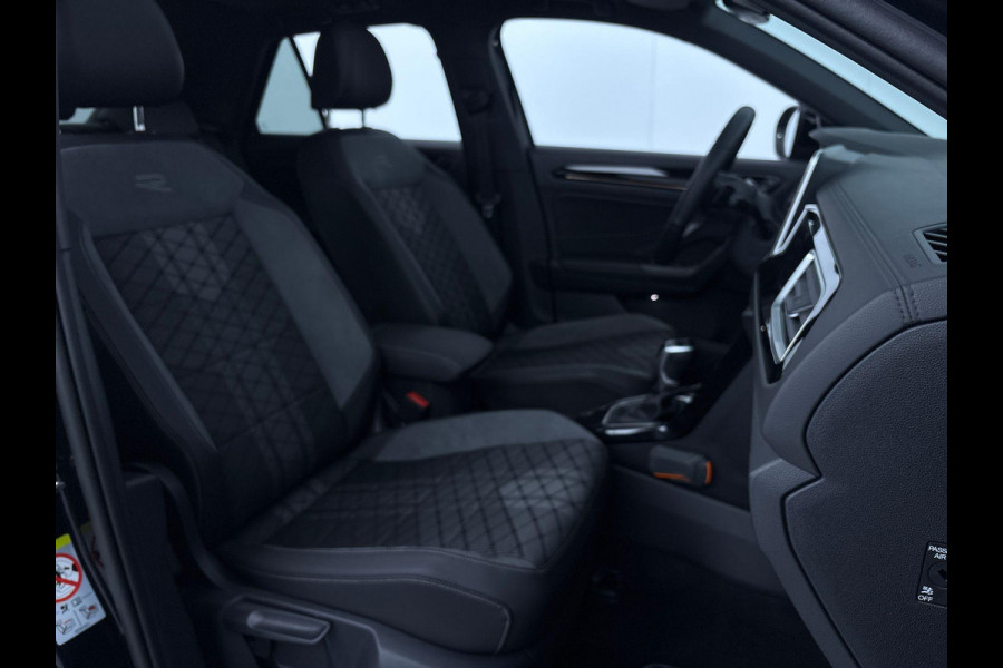 Volkswagen T-Roc 1.5 TSI R-Line Edition 150 PK DSG | Verlangde garantie | Panorama dak | Matrix koplampen | Trekhaak | Keyless |
