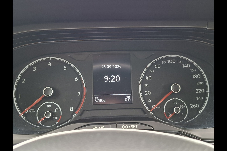 Volkswagen Polo 1.0 TSI Comfortline * Navigatiesysteem * 37.000KM! * Cruise control * LM Velgen *