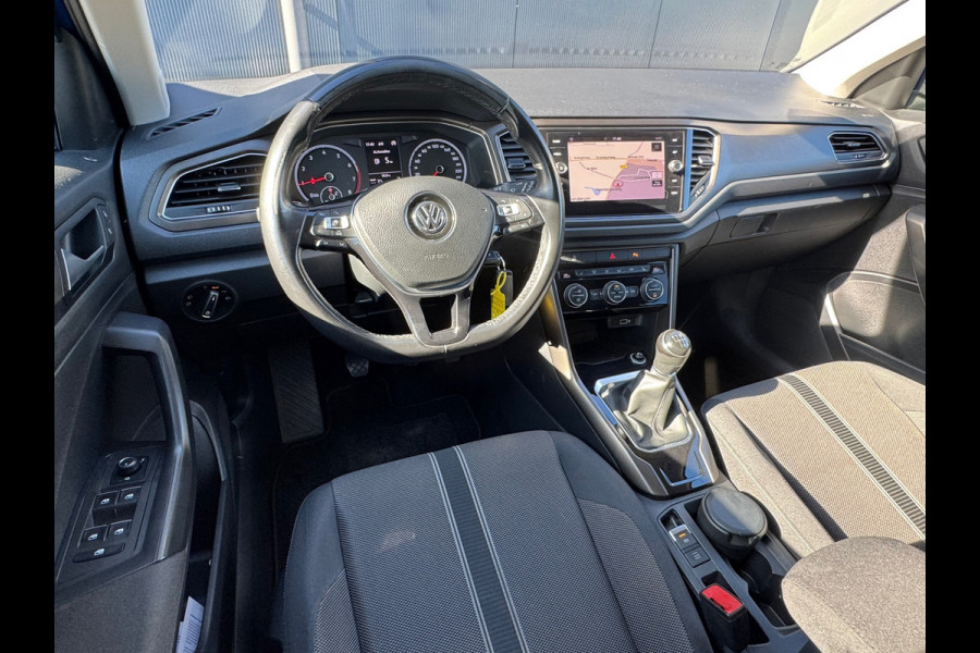 Volkswagen T-Roc 1.0 TSI Style * Navigatiesysteem * Stoelverwarming * Adaptieve Cruise Control * Parkeercamera *