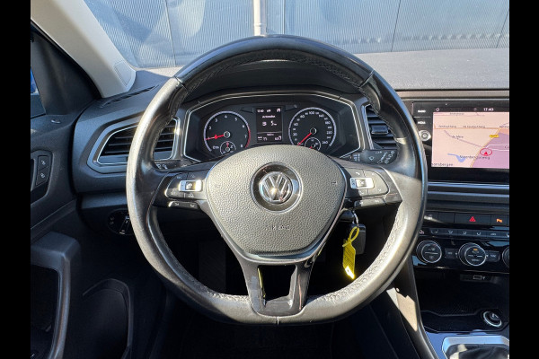 Volkswagen T-Roc 1.0 TSI Style * Navigatiesysteem * Stoelverwarming * Adaptieve Cruise Control * Parkeercamera *