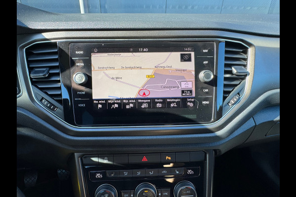 Volkswagen T-Roc 1.0 TSI Style * Navigatiesysteem * Stoelverwarming * Adaptieve Cruise Control * Parkeercamera *