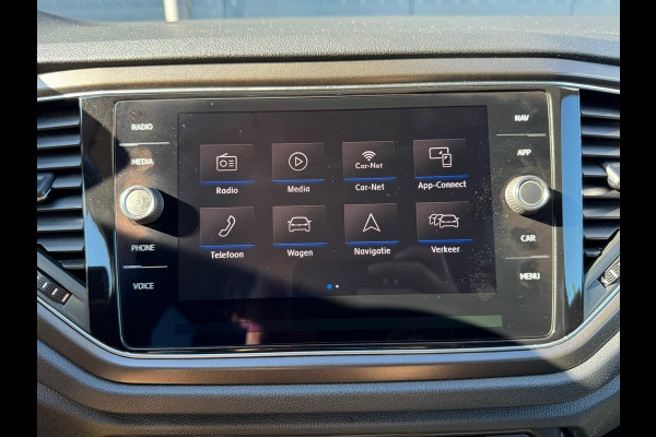 Volkswagen T-Roc 1.0 TSI Style * Navigatiesysteem * Stoelverwarming * Adaptieve Cruise Control * Parkeercamera *