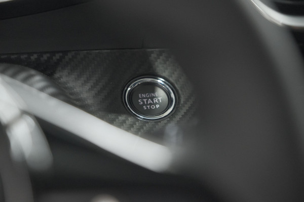 Peugeot 208 PureTech 100 Allure Pack | Camera | Apple Carplay | Parkeersensoren | Navigatie