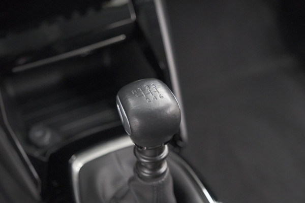 Peugeot 208 PureTech 100 Allure Pack | Camera | Apple Carplay | Parkeersensoren | Navigatie