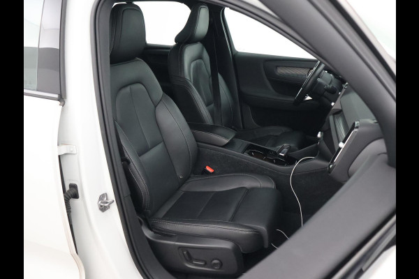 Volvo XC40 RECHARGE P8 408 PK R-DESIGN BTW + PANORAMA | H/K | TREKHAAK | 360 CAMERA | LEDER