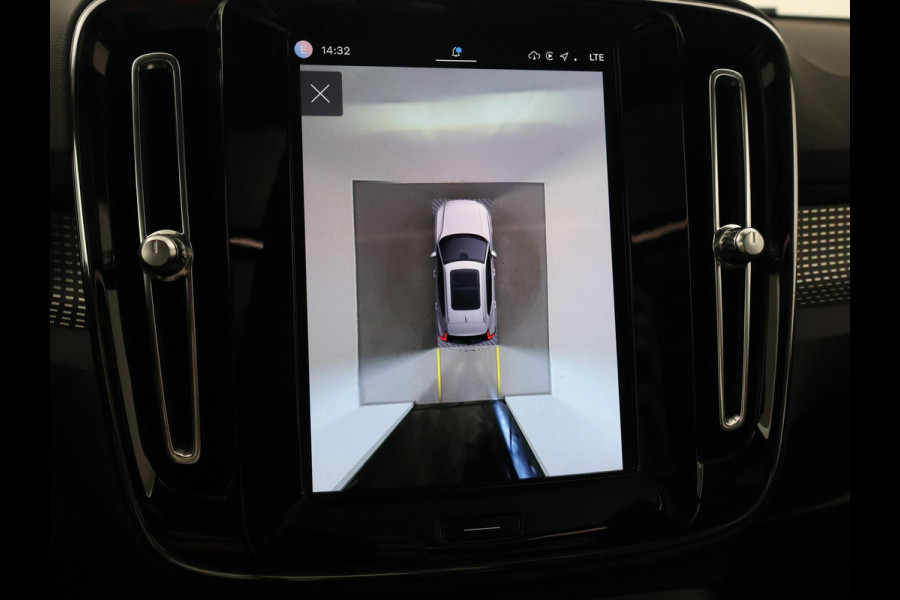 Volvo XC40 RECHARGE P8 408 PK R-DESIGN BTW + PANORAMA | H/K | TREKHAAK | 360 CAMERA | LEDER