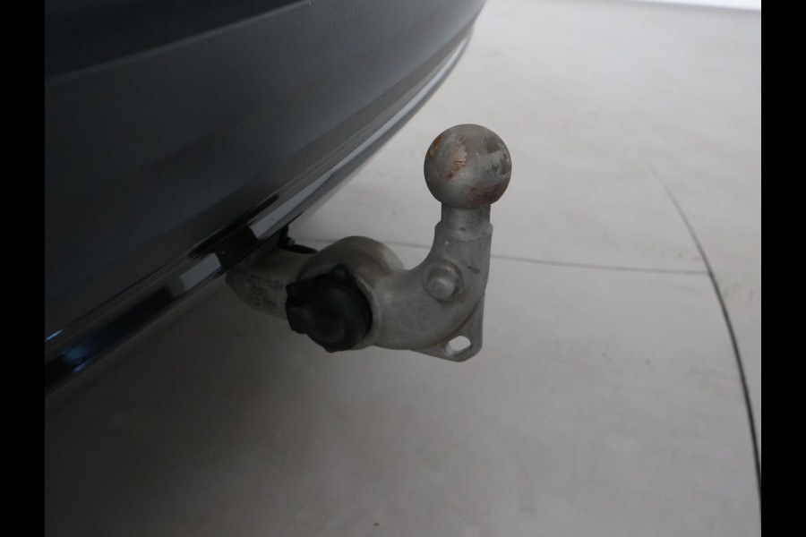 Volvo XC40 RECHARGE P8 408 PK R-DESIGN BTW + PANORAMA | H/K | TREKHAAK | 360 CAMERA | LEDER
