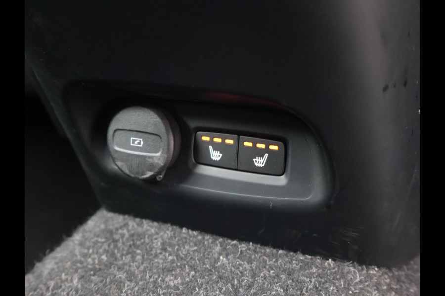 Volvo XC40 RECHARGE P8 408 PK R-DESIGN BTW + PANORAMA | H/K | TREKHAAK | 360 CAMERA | LEDER