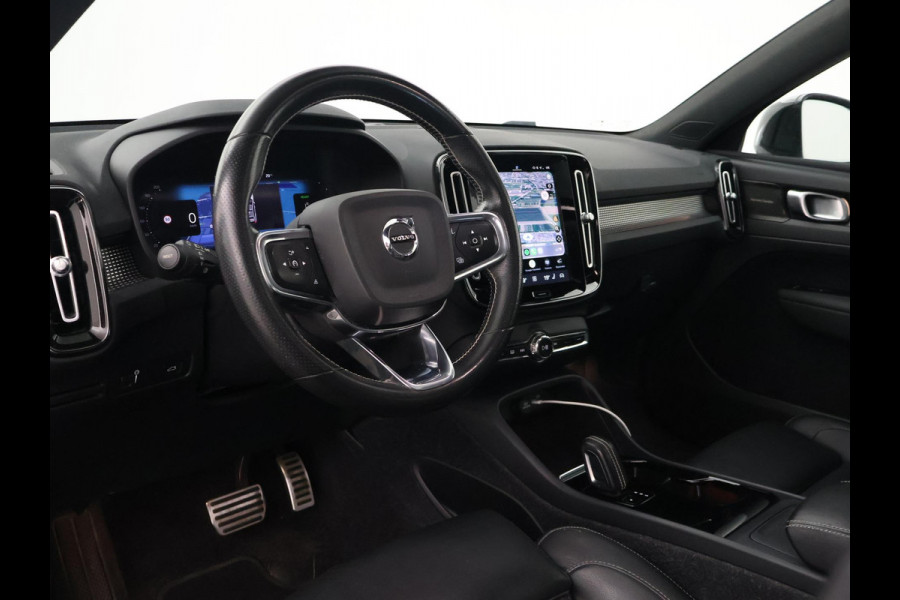 Volvo XC40 RECHARGE P8 408 PK R-DESIGN BTW + PANORAMA | H/K | TREKHAAK | 360 CAMERA | LEDER