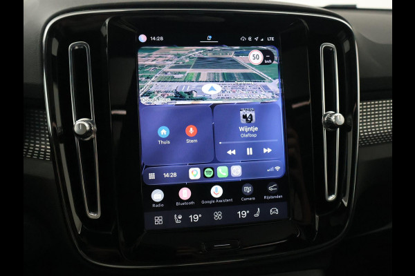 Volvo XC40 RECHARGE P8 408 PK R-DESIGN BTW + PANORAMA | H/K | TREKHAAK | 360 CAMERA | LEDER