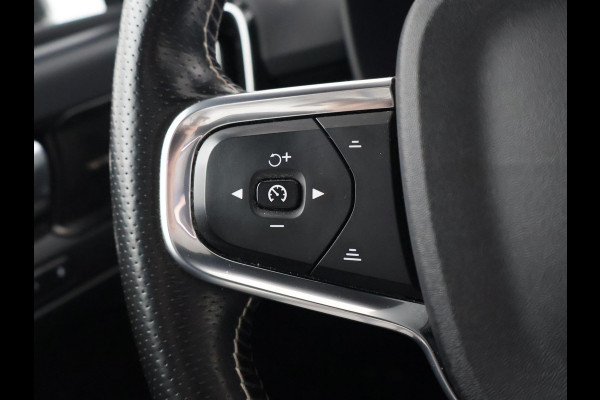 Volvo XC40 RECHARGE P8 408 PK R-DESIGN BTW + PANORAMA | H/K | TREKHAAK | 360 CAMERA | LEDER