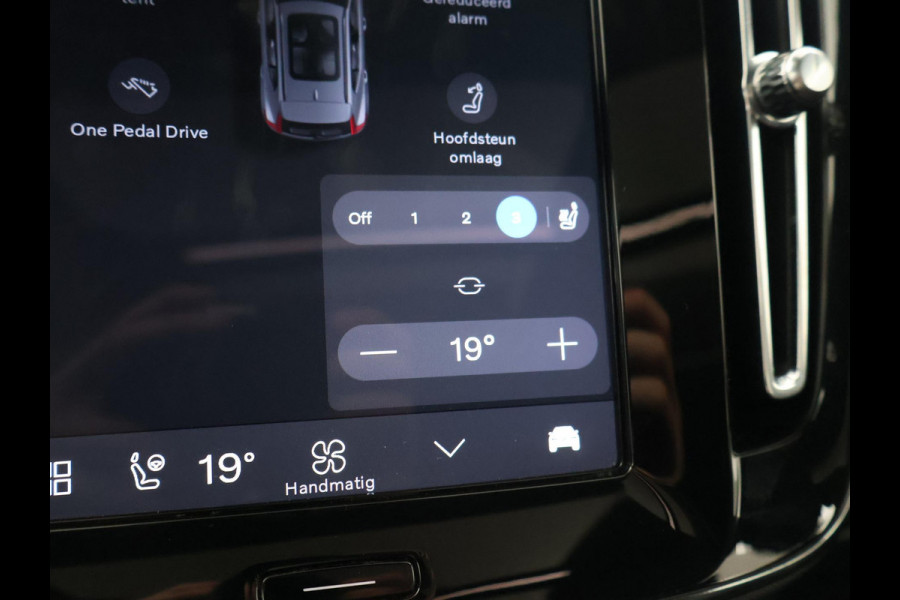 Volvo XC40 RECHARGE P8 408 PK R-DESIGN BTW + PANORAMA | H/K | TREKHAAK | 360 CAMERA | LEDER