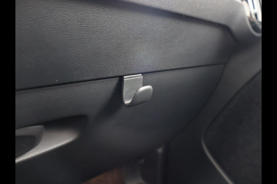 Volvo XC40 RECHARGE P8 408 PK R-DESIGN BTW + PANORAMA | H/K | TREKHAAK | 360 CAMERA | LEDER