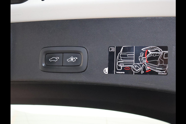 Volvo XC40 RECHARGE P8 408 PK R-DESIGN BTW + PANORAMA | H/K | TREKHAAK | 360 CAMERA | LEDER