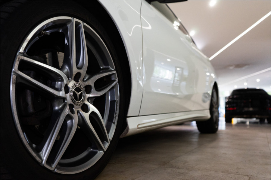 Mercedes-Benz CLA-Klasse Shooting Brake 180 AMG 123PK | LED | Stoelverw. | Camera | Park Assist | Garantie