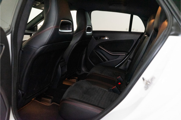 Mercedes-Benz CLA-Klasse Shooting Brake 180 AMG 123PK | LED | Stoelverw. | Camera | Park Assist | Garantie