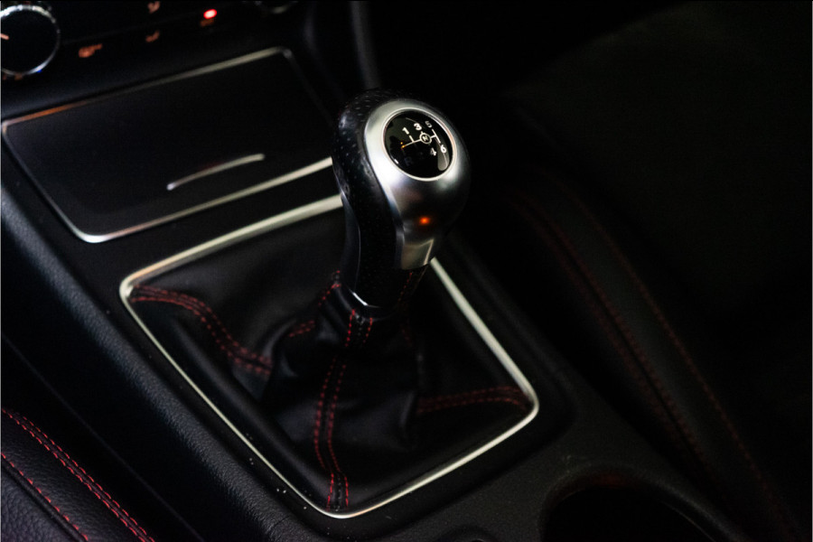 Mercedes-Benz CLA-Klasse Shooting Brake 180 AMG 123PK | LED | Stoelverw. | Camera | Park Assist | Garantie