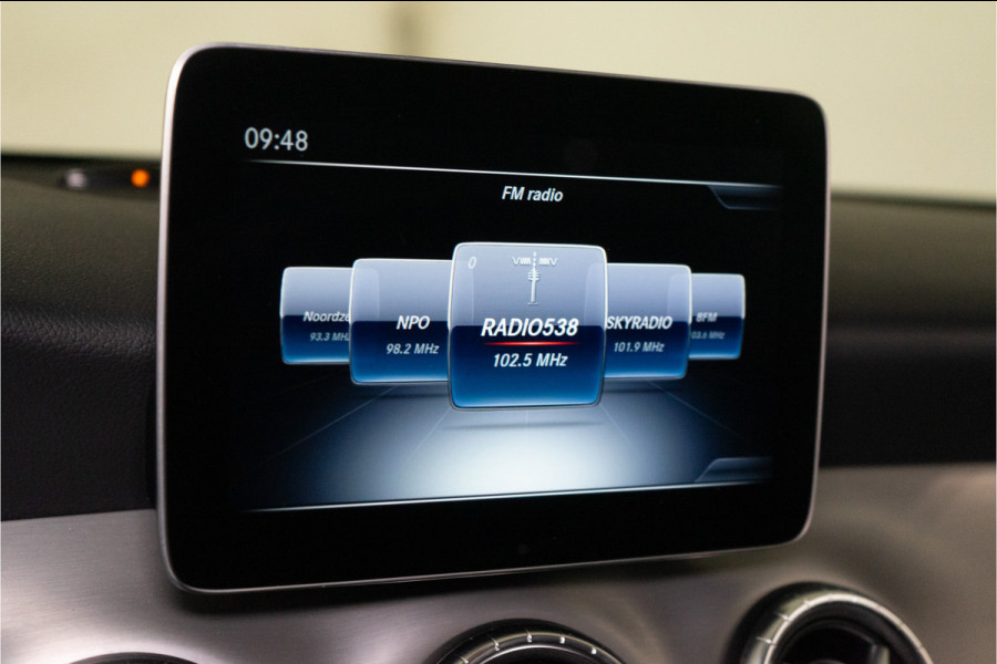 Mercedes-Benz CLA-Klasse Shooting Brake 180 AMG 123PK | LED | Stoelverw. | Camera | Park Assist | Garantie