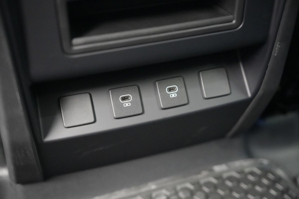 Land Rover Defender 2.0 P300e 110 X-Dynamic PHEV SE | NIEUW! | Leder | 360 | Garantie t/m 2029