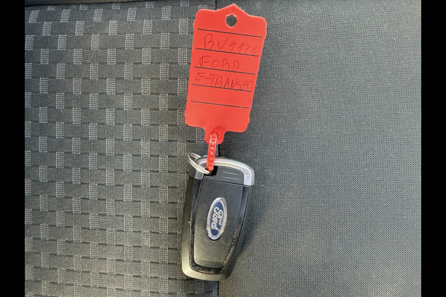 Ford E-Transit 68kWh 184PK L4H3 317km WLTP 93.7% (SOH) BEV Snelladen Carplay Climate control 360° Camera Parkeersensoren v+a Stoelverwarming