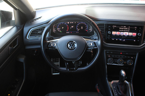 Volkswagen T-Roc 1.5 TSI Sport Business R | Full Option! | Trekhaak | Panorama Dak | Stoel + Stuurverwarming | Climate Control | Camera|  Navigatie |