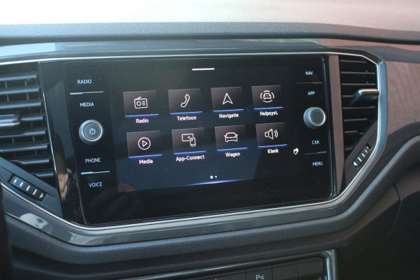 Volkswagen T-Roc 1.5 TSI Sport Business R | Full Option! | Trekhaak | Panorama Dak | Stoel + Stuurverwarming | Climate Control | Camera|  Navigatie |