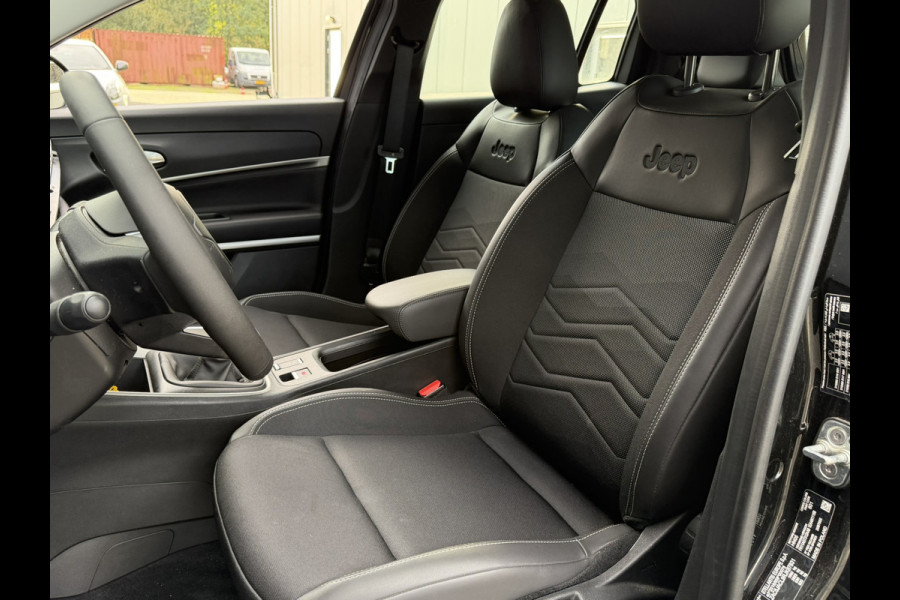 Jeep Avenger 1.2 Altitude | Winterpack | Camera | JBL Audio | Apple carplay/Android Auto | Electrische kofferklep