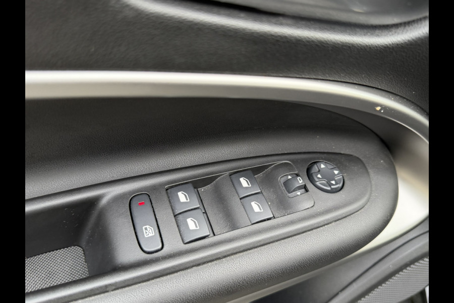 Jeep Avenger 1.2 Altitude | Winterpack | Camera | JBL Audio | Apple carplay/Android Auto | Electrische kofferklep
