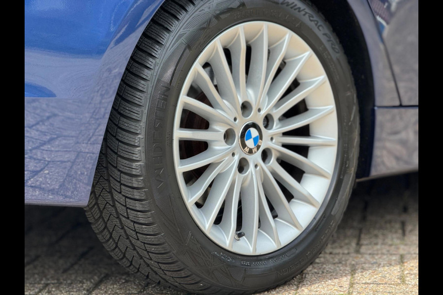 BMW 3 Serie Touring 320i Luxury 2019 AUT PANO NAVI LEDER NAP