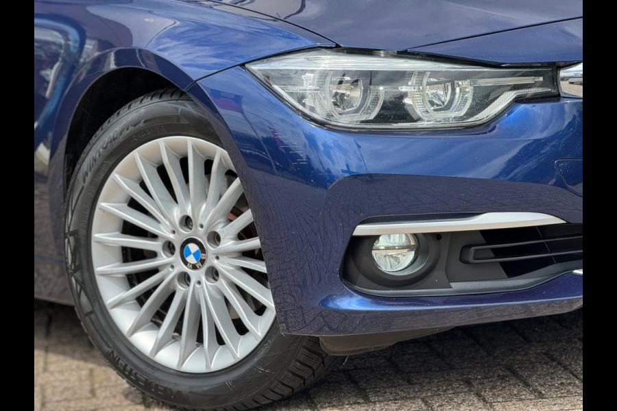 BMW 3 Serie Touring 320i Luxury 2019 AUT PANO NAVI LEDER NAP