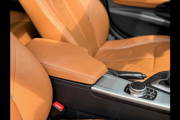 BMW 3 Serie Touring 320i Luxury 2019 AUT PANO NAVI LEDER NAP