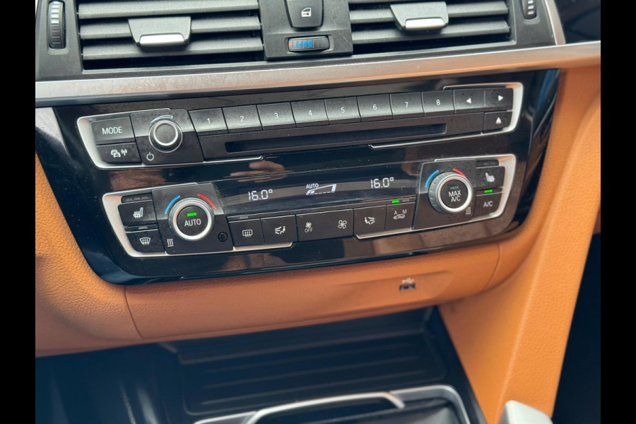 BMW 3 Serie Touring 320i Luxury 2019 AUT PANO NAVI LEDER NAP