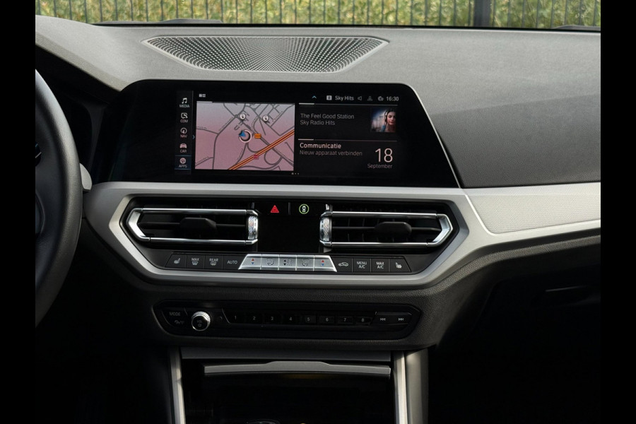 BMW 3 Serie Touring 320e Business Edition Plus | Camera | Laser | Stoelverwarming | Carplay |