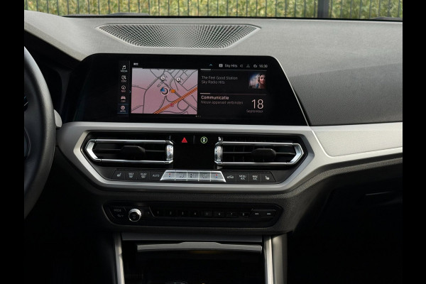 BMW 3 Serie Touring 320e Business Edition Plus | Camera | Laser | Stoelverwarming | Carplay |