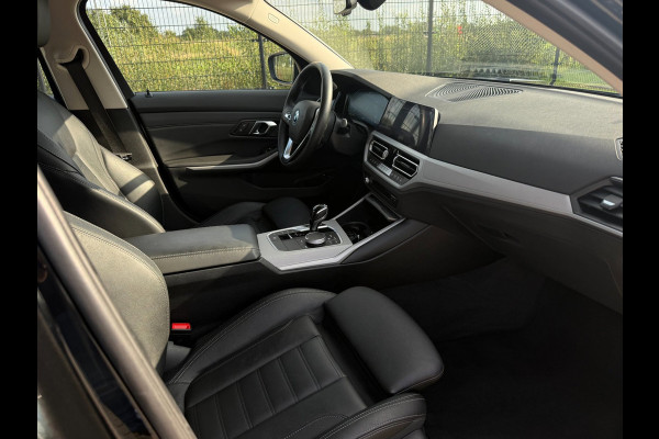 BMW 3 Serie Touring 320e Business Edition Plus | Camera | Laser | Stoelverwarming | Carplay |