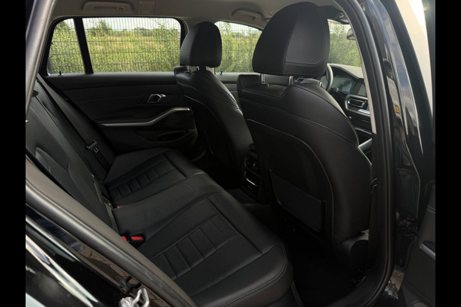 BMW 3 Serie Touring 320e Business Edition Plus | Camera | Laser | Stoelverwarming | Carplay |