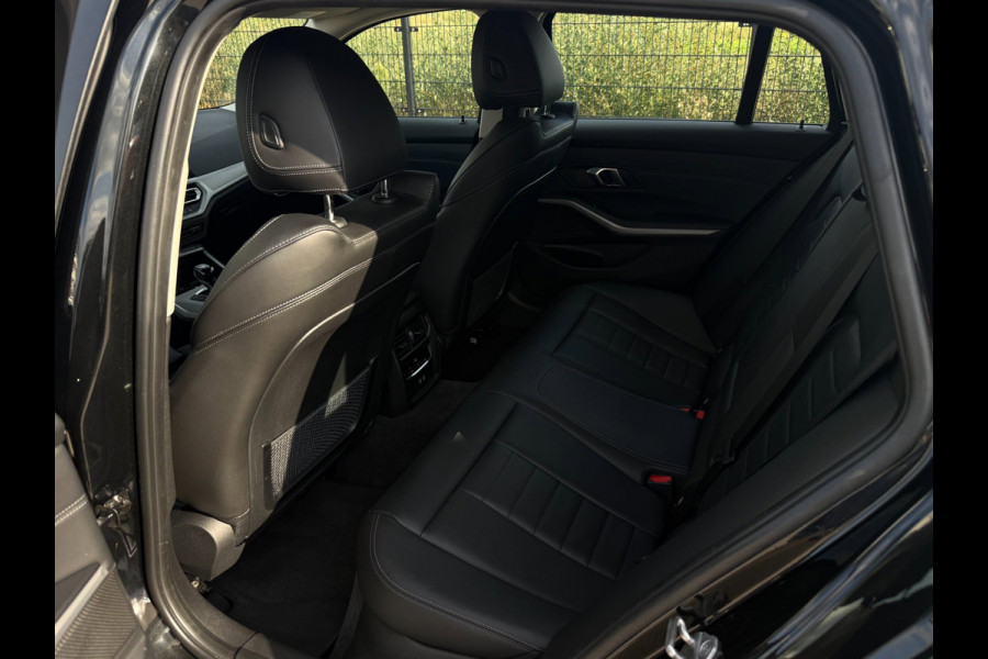 BMW 3 Serie Touring 320e Business Edition Plus | Camera | Laser | Stoelverwarming | Carplay |
