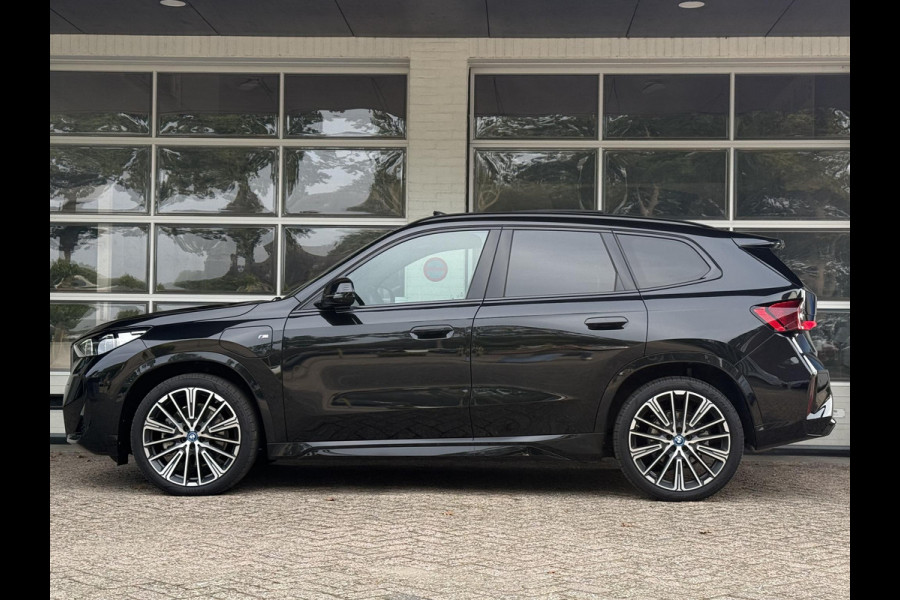 BMW X1 xDrive30e M SPORT | PANORAMA | ELEKTR. STOELEN | 20 INCH VELGEN | 360 CAMERA | HEAD UP | DRIVING ASS. PROFF |