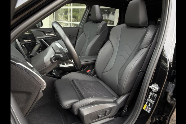 BMW X1 xDrive30e M SPORT | PANORAMA | ELEKTR. STOELEN | 20 INCH VELGEN | 360 CAMERA | HEAD UP | DRIVING ASS. PROFF |