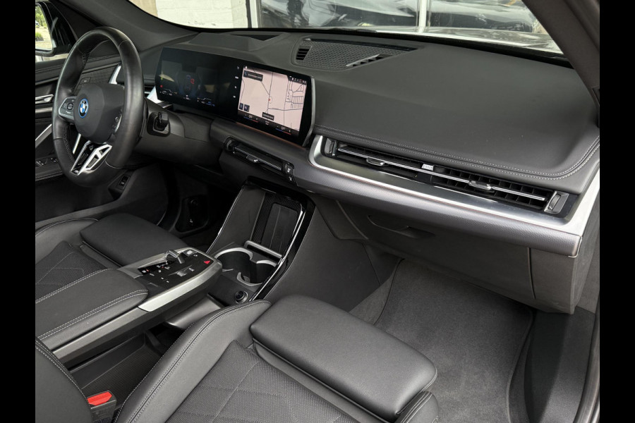 BMW X1 xDrive30e M SPORT | PANORAMA | ELEKTR. STOELEN | 20 INCH VELGEN | 360 CAMERA | HEAD UP | DRIVING ASS. PROFF |