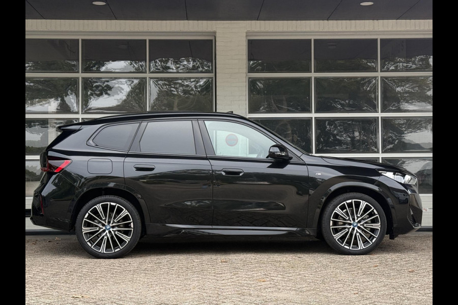 BMW X1 xDrive30e M SPORT | PANORAMA | ELEKTR. STOELEN | 20 INCH VELGEN | 360 CAMERA | HEAD UP | DRIVING ASS. PROFF |
