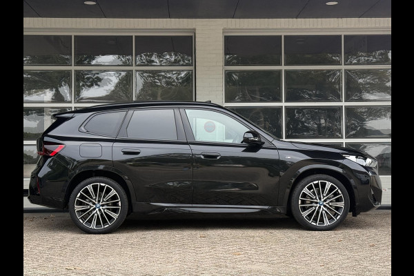 BMW X1 xDrive30e M SPORT | PANORAMA | ELEKTR. STOELEN | 20 INCH VELGEN | 360 CAMERA | HEAD UP | DRIVING ASS. PROFF |