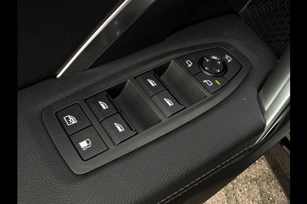 BMW X1 xDrive30e M SPORT | PANORAMA | ELEKTR. STOELEN | 20 INCH VELGEN | 360 CAMERA | HEAD UP | DRIVING ASS. PROFF |