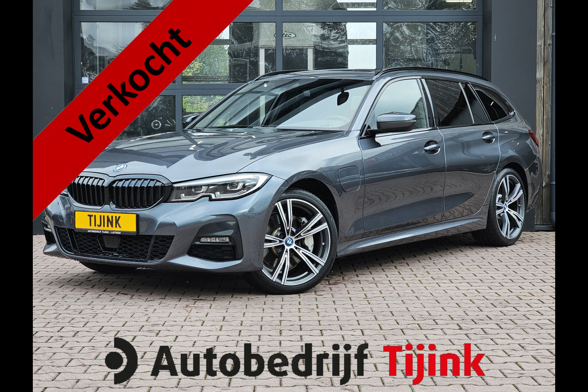 BMW 3 Serie Touring 330e M-Sport Touring Plus | LED | Pano | Trekhaak | Stoelverwarming | Shadow-Line | Park Assist | Driving Assistant | Vol |