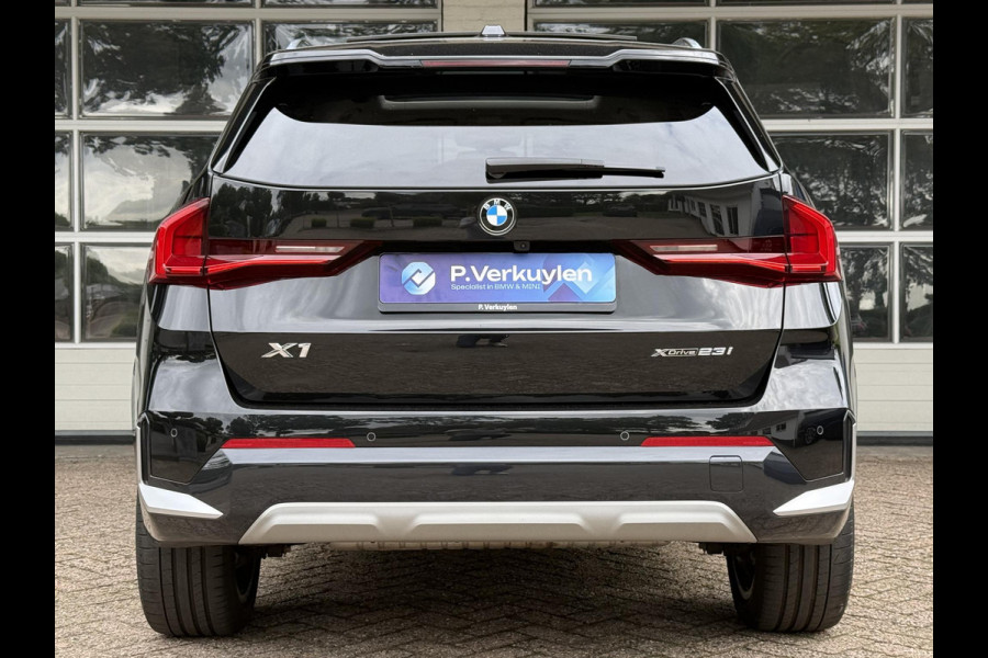 BMW X1 xDrive23i X LINE | PANORAMA | ELEKTRISCHE STOELEN | SPORTSTOELEN | LEDER | HARMAN KARDON | NEDERLANDE AUTO |
